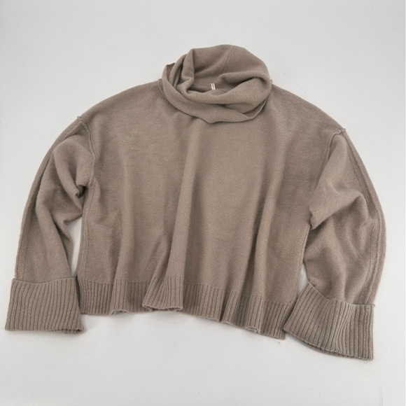Free People Oliver 100% Cashmere Turtleneck Sweater Size XS - Picture 2 of 8